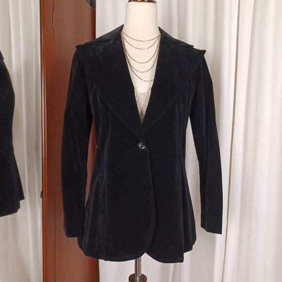 Vintage 70s Black Velvet Blazer, Wide Lapels, Small - Picture 3 of 7